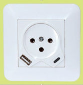 Power outlet + USB Type-C + USB Type-A Fast charging 20W